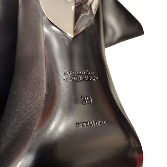 Alexander McQueen Armadillo over the knee black leather boots size 39 - Picture 5 of 9